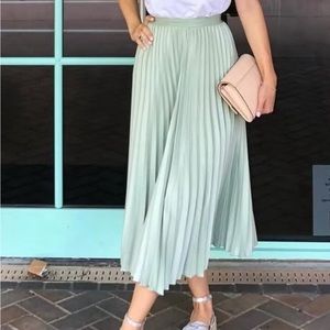 SEND AN OFFER 🌸Elegant Pleated Skirt in Mint Green Spring Cute Easter Summer H&M